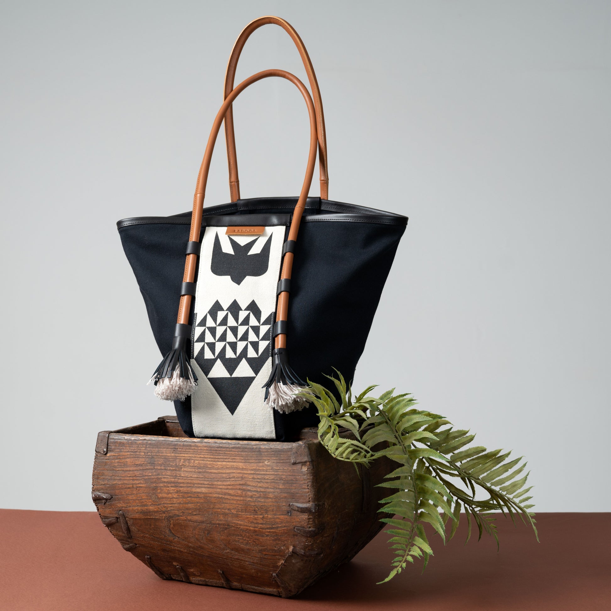 Alia Ed.3, Black - LABOGA