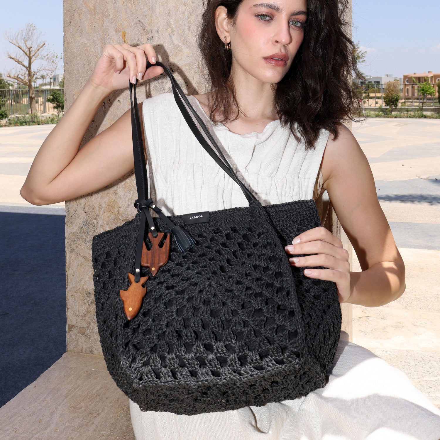 Villia Tote