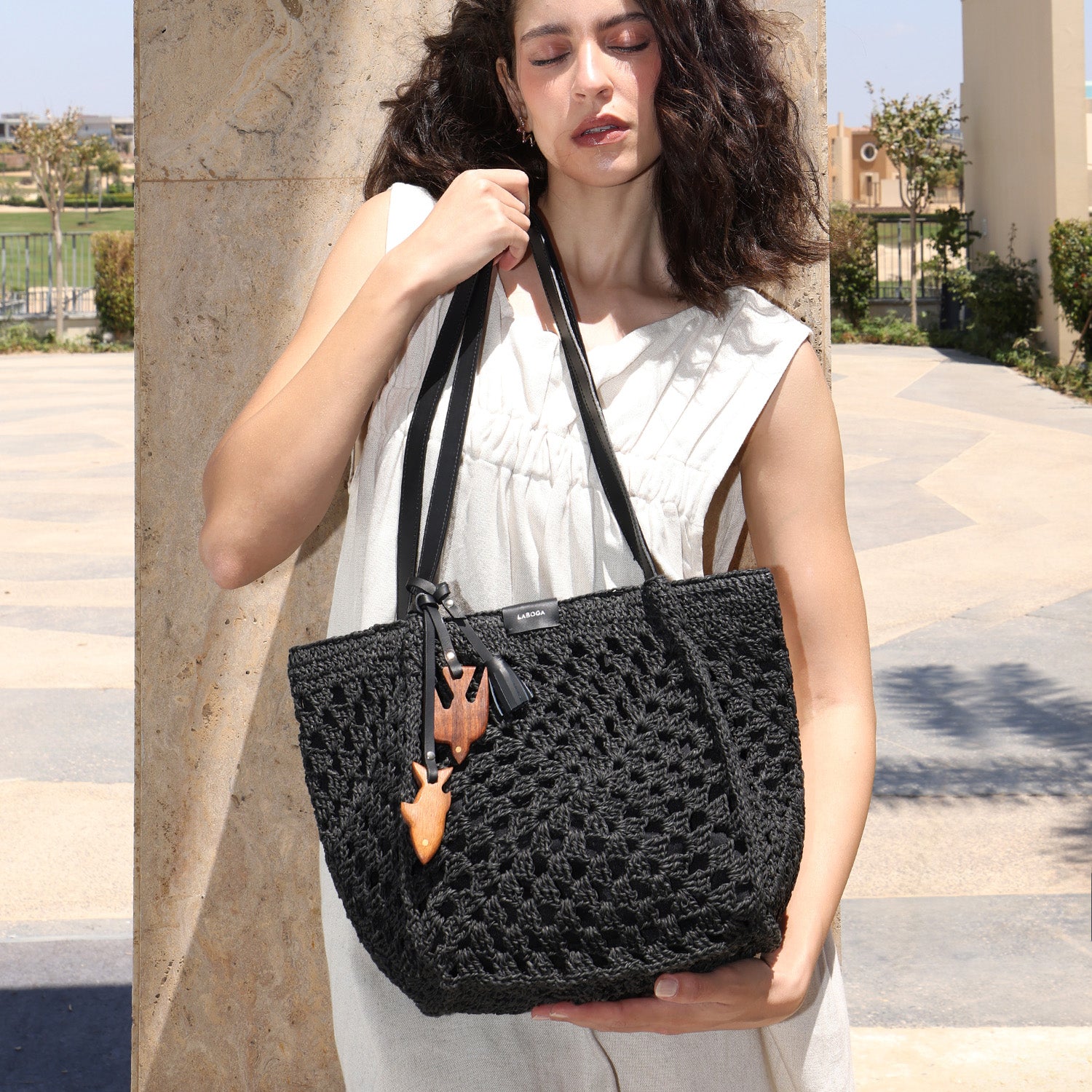 Villia Tote